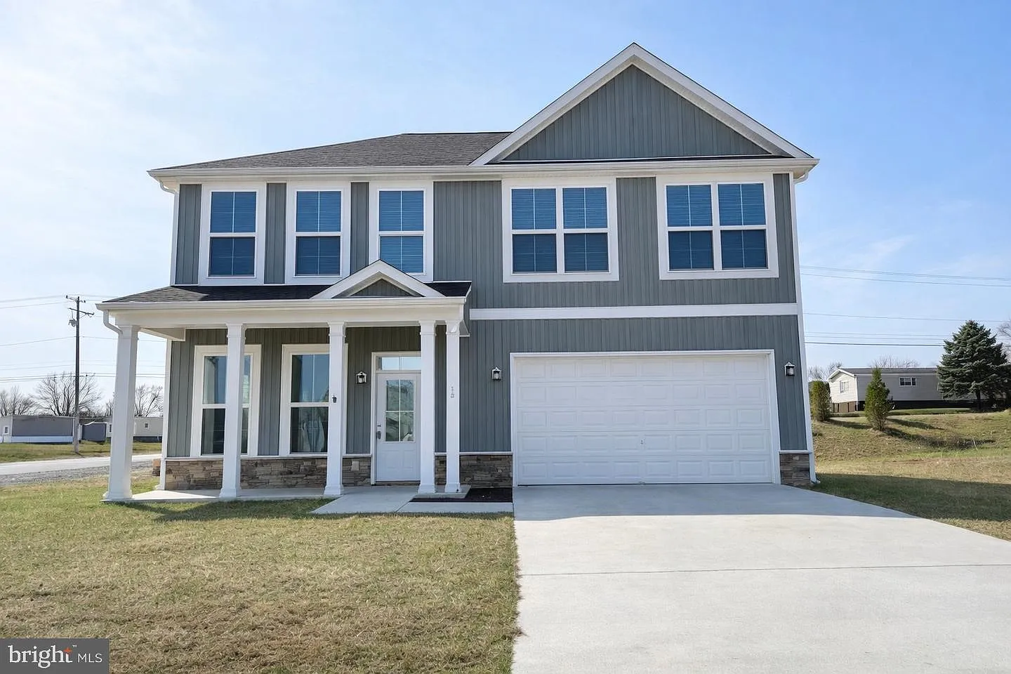 5 bed, 2160 sqft, $2,500 — Photo 1