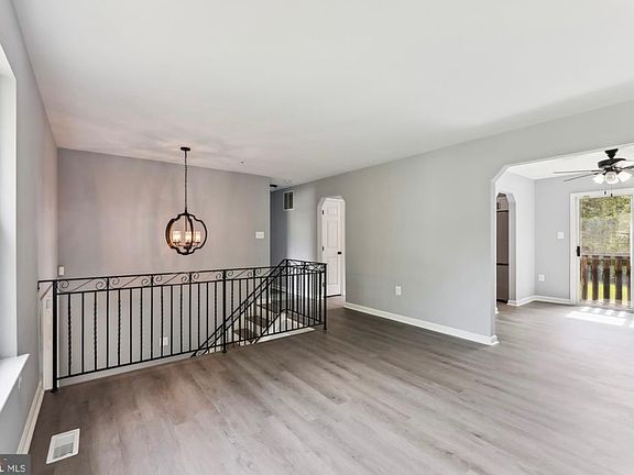3rd image of 6901 Mumford St