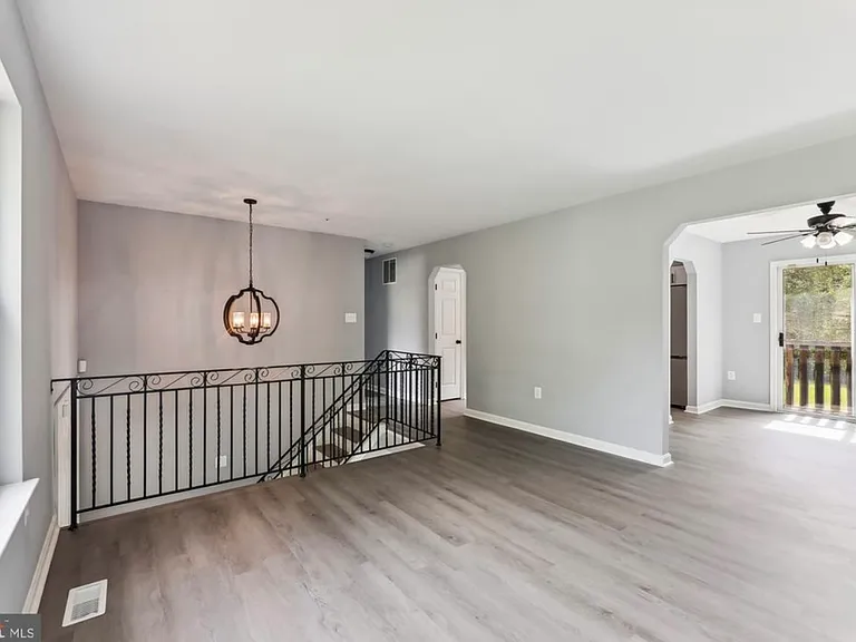 6901 Mumford St — Photo 3