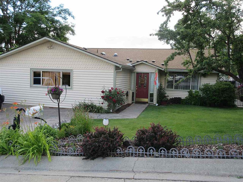 1st image of 821 Northridge Dr