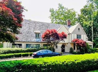 90 Overlook Rd, New Rochelle, NY 10804