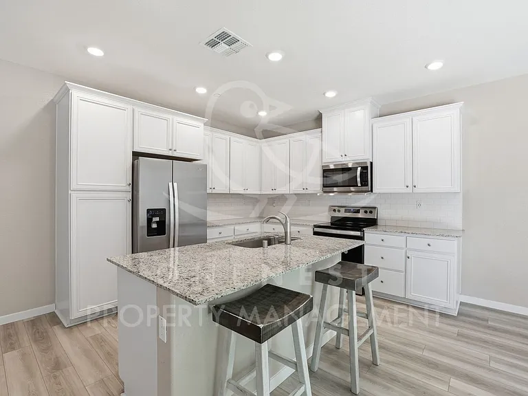 2279 Comstock Ln — Photo 8