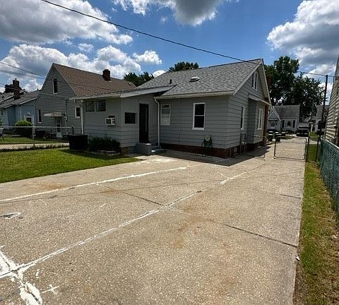 2nd image of 7906 Renwood Dr