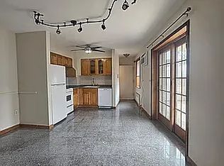 20-47 42nd St #1A, Astoria, NY 11105