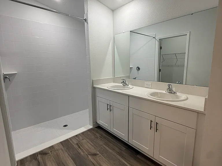 5480 San Pietro Dr — Photo 8