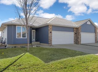 629 Winterberry Pl NE, Cedar Rapids, IA 52402