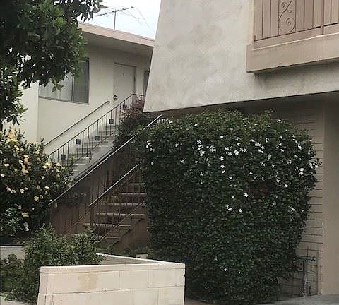 3rd image of 1640 Armacost Ave APT 5