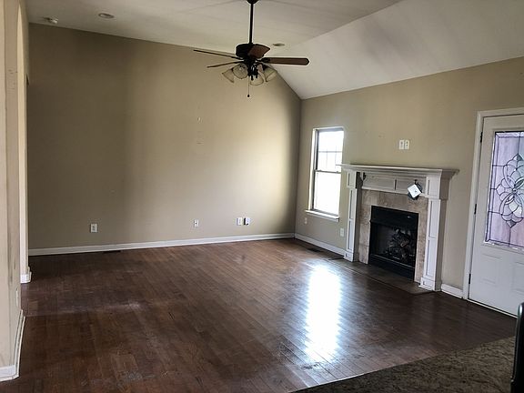 4th image of 3143 Friendship Rd