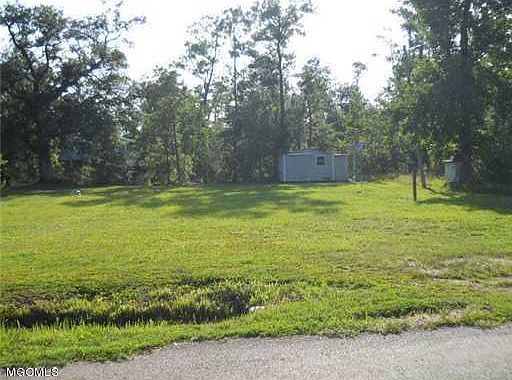 2nd image of 11044 Lake Dr