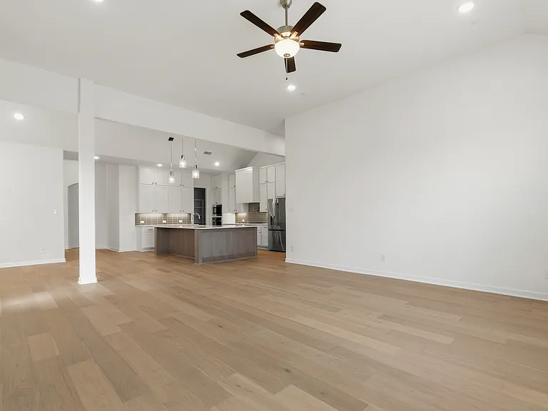 5901 Maddie Ann Dr — Photo 6