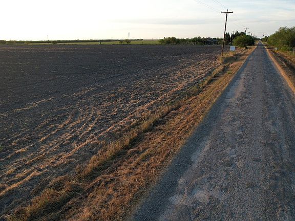 3rd image of 1 Bixby Rd