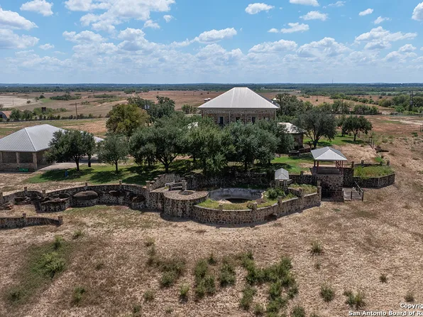 6887 Von Ormy, Von Ormy, TX 78073