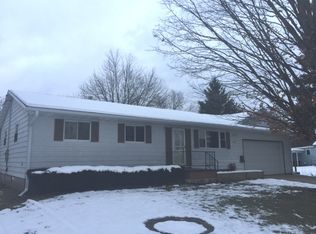 1808 17th Ave, Sterling, IL 61081