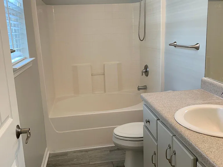129 W Tisbury Ln — Photo 13
