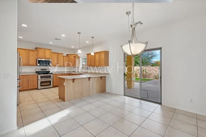 17762 W Watson Ln — Photo 7