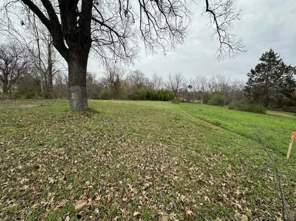 1145 Betterton Cir, Dallas, TX 75203