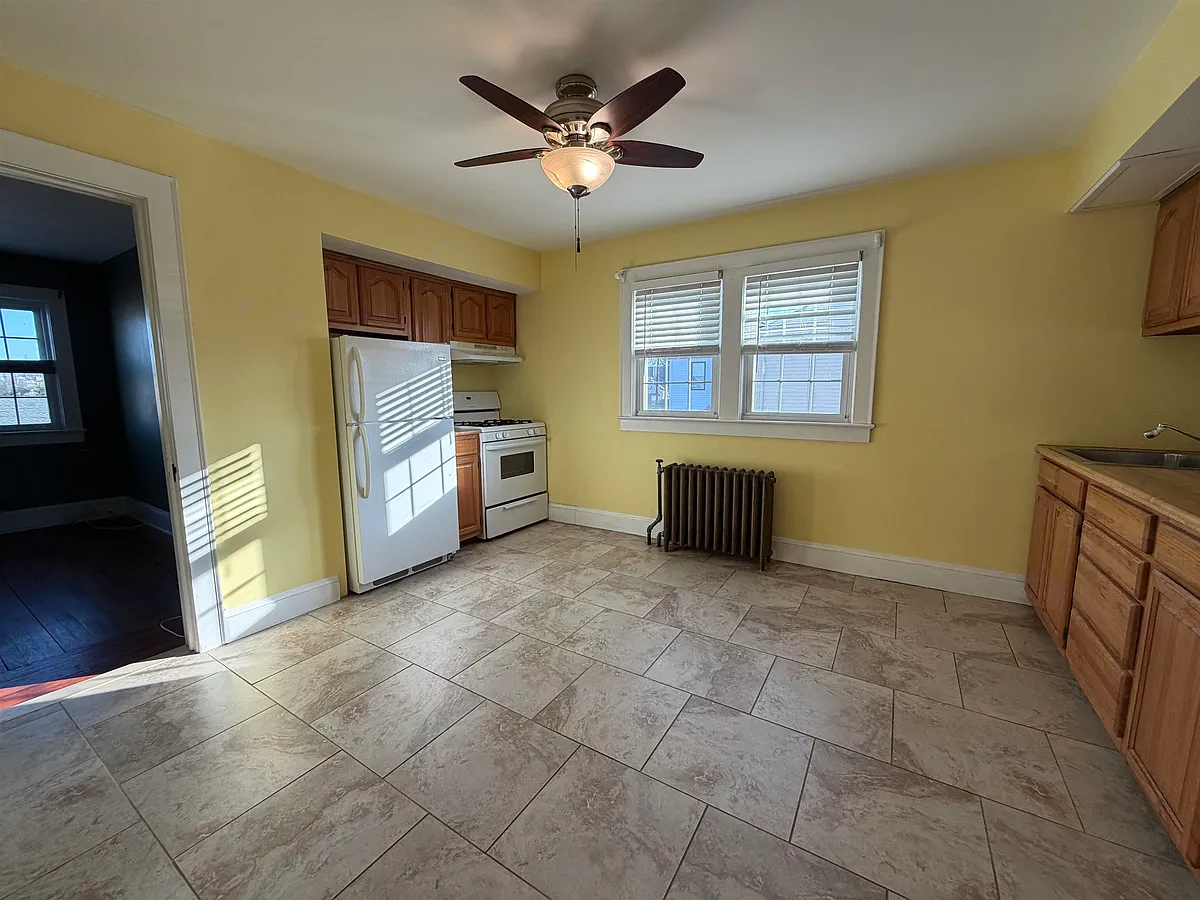 Building Photo - 1041 Stonewall Ln #2