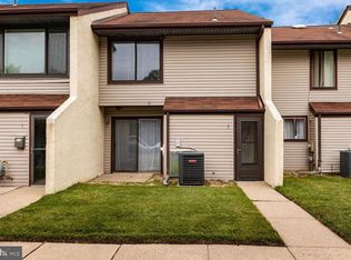 2 W Azalea Ln, Mount Laurel, NJ 08054