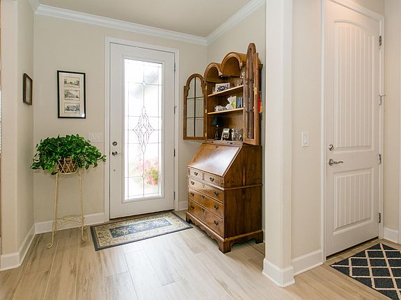 3rd image of 329 Woodhurst Dr