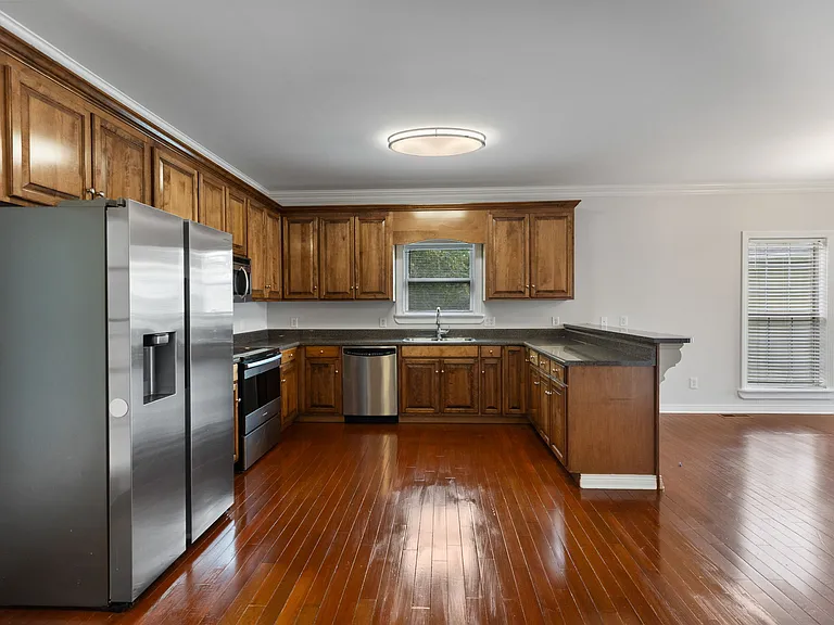 3516 Walnut Grove Ln NE — Photo 10