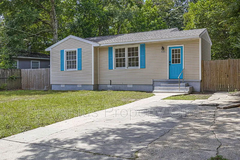 2 bed, 1.0 bath, 978 sqft, $1,550 — Photo 2