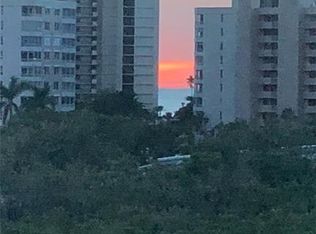 300 Dunes Blvd APT 405, Naples, FL 34108