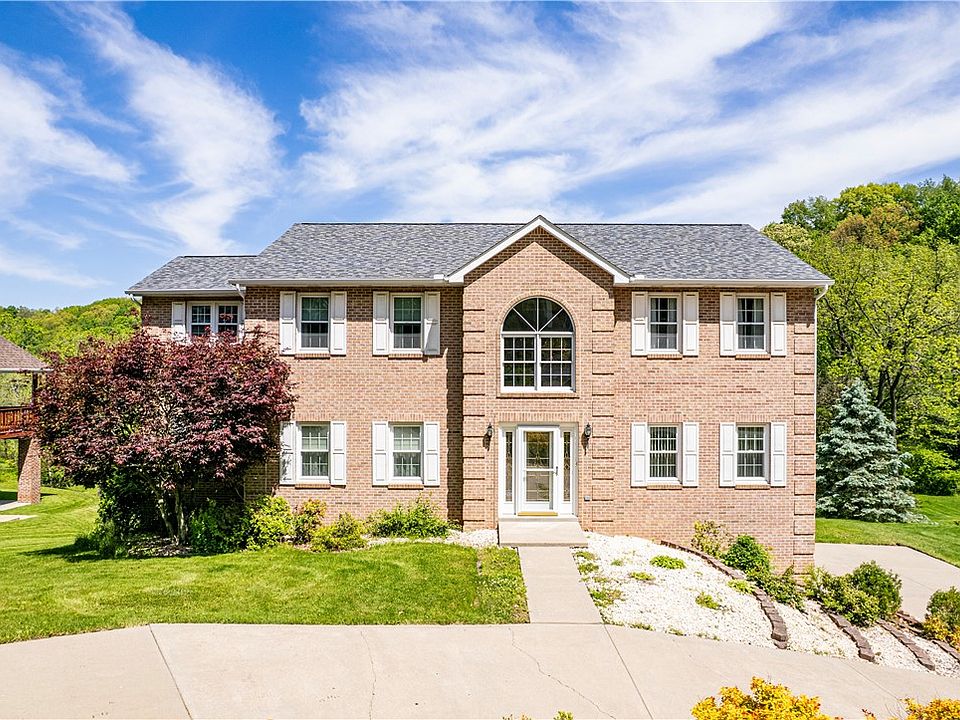 1st image of 810 Stonebridge Dr