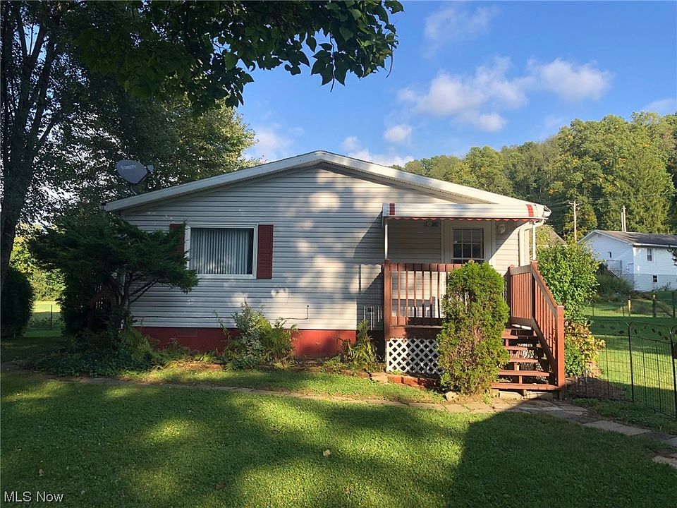 4907 Maple Grove Rd SE, Uhrichsville, OH 44683 | Zillow