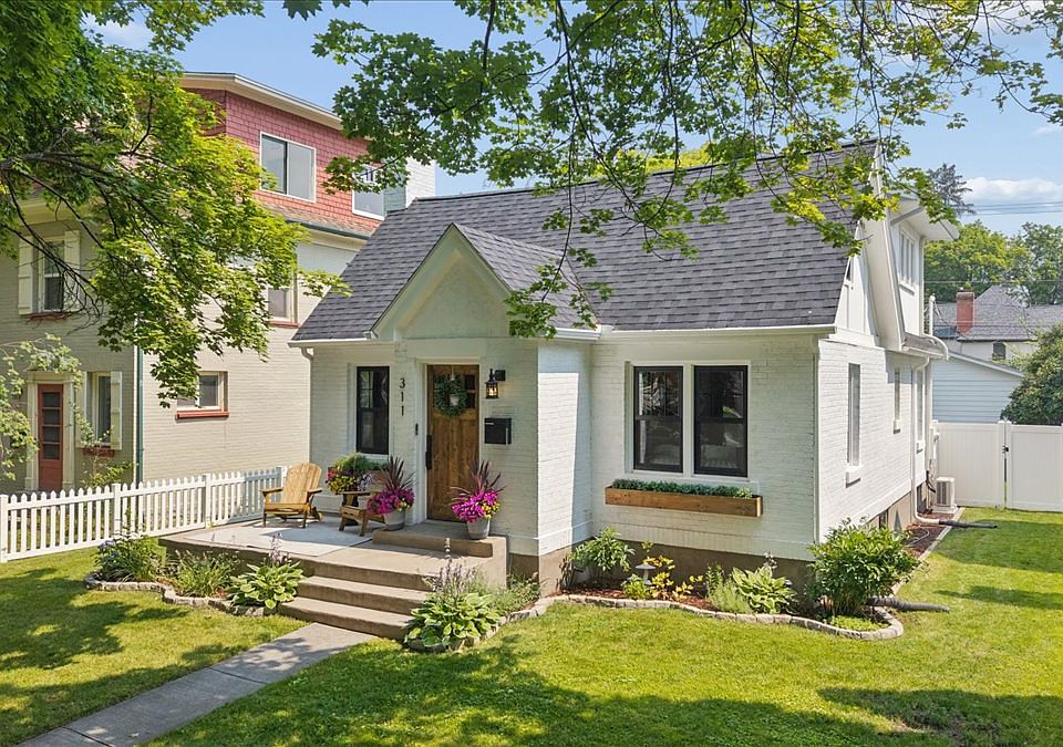 1st image of 311 5th Ave E