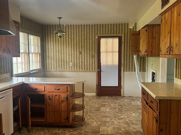 4th image of 2951 Bannockburn Rd