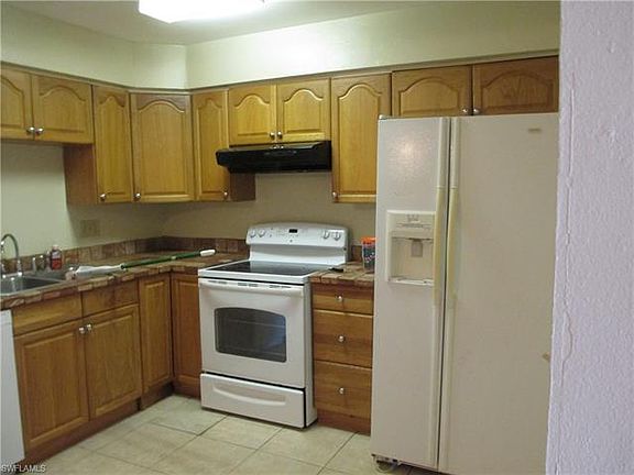 3rd image of 6122 Principia Dr APT 1