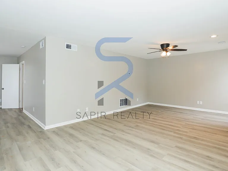 779 Edenton Ct — Photo 5
