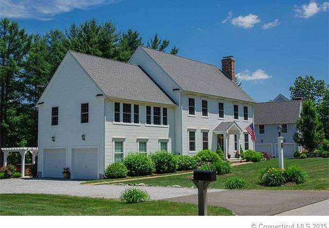 1st image of 14 Acorn Dr