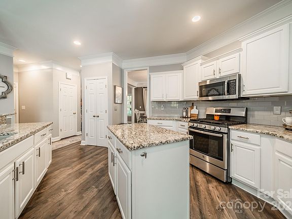 2nd image of 9731 Linksland Dr