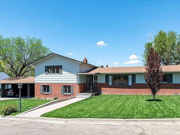 3rd image of 999 Elizabeth Dr
