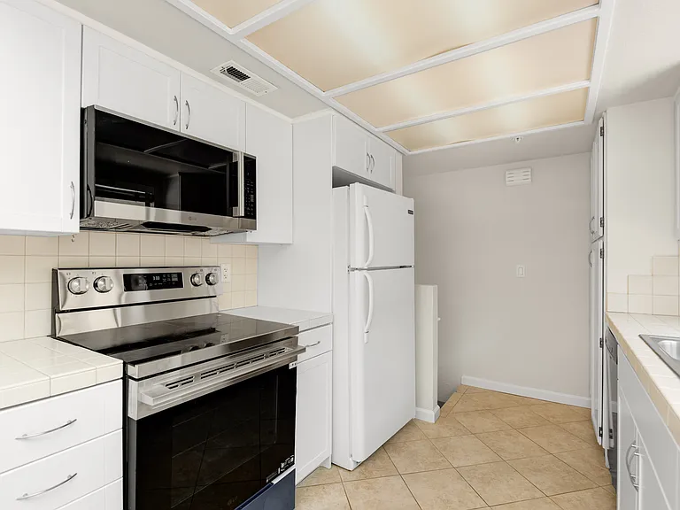 1680 N Coast Hwy N #21 — Photo 10