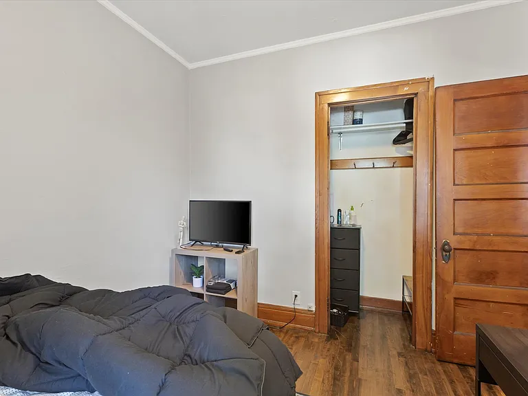 2745 N Frederick Ave — Photo 17