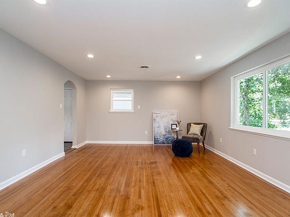 5th image of 4915 Oaklawn Dr