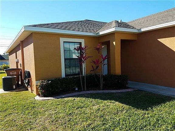 3rd image of 1422/1424 SW 47th Ter