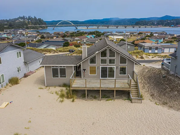 218 NW Oceania Dr, Waldport, OR 97394