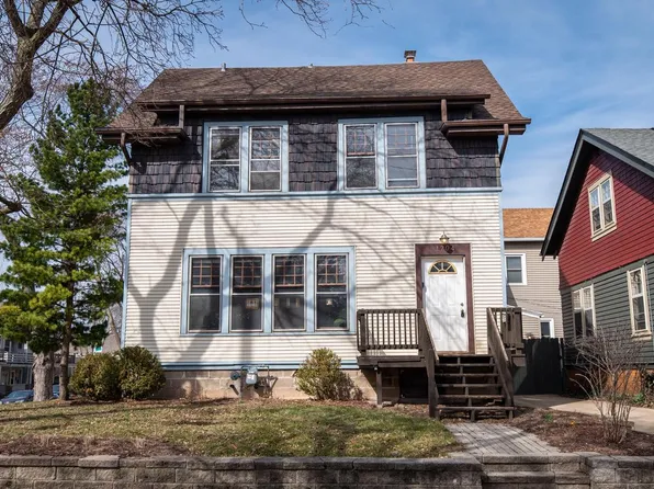 1704 East Kenwood BOULEVARD, Milwaukee, WI 53211