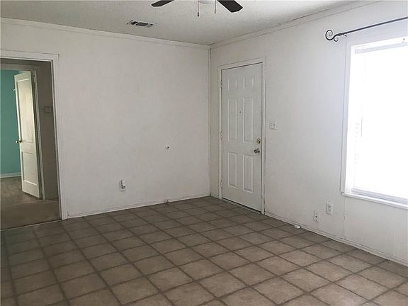 4th image of 4025 James Ave