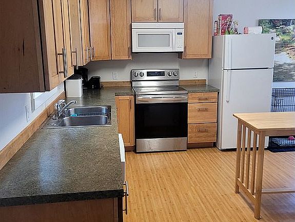 3rd image of 422 Kaagwaantaan St