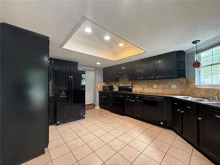 1024 Wiltshire Way — Photo 6