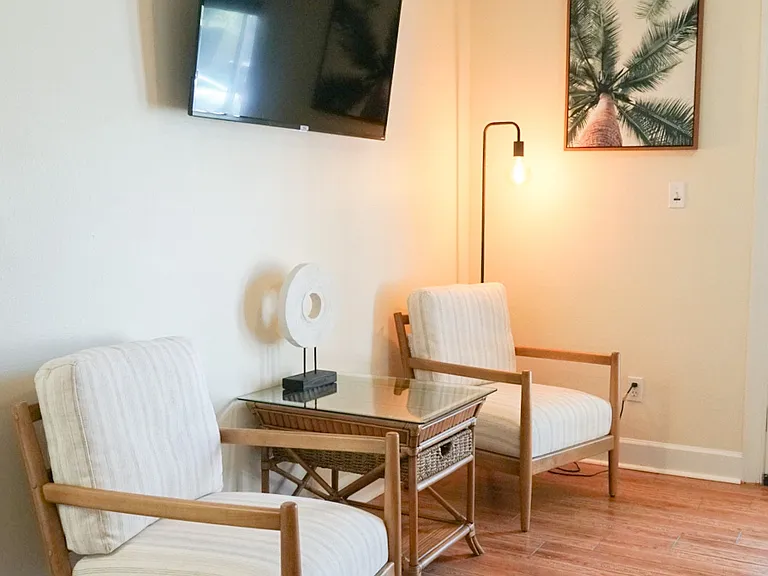 450 Park Ave #302 — Photo 4