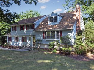 200 Waters Edge, Valley Cottage, NY 10989