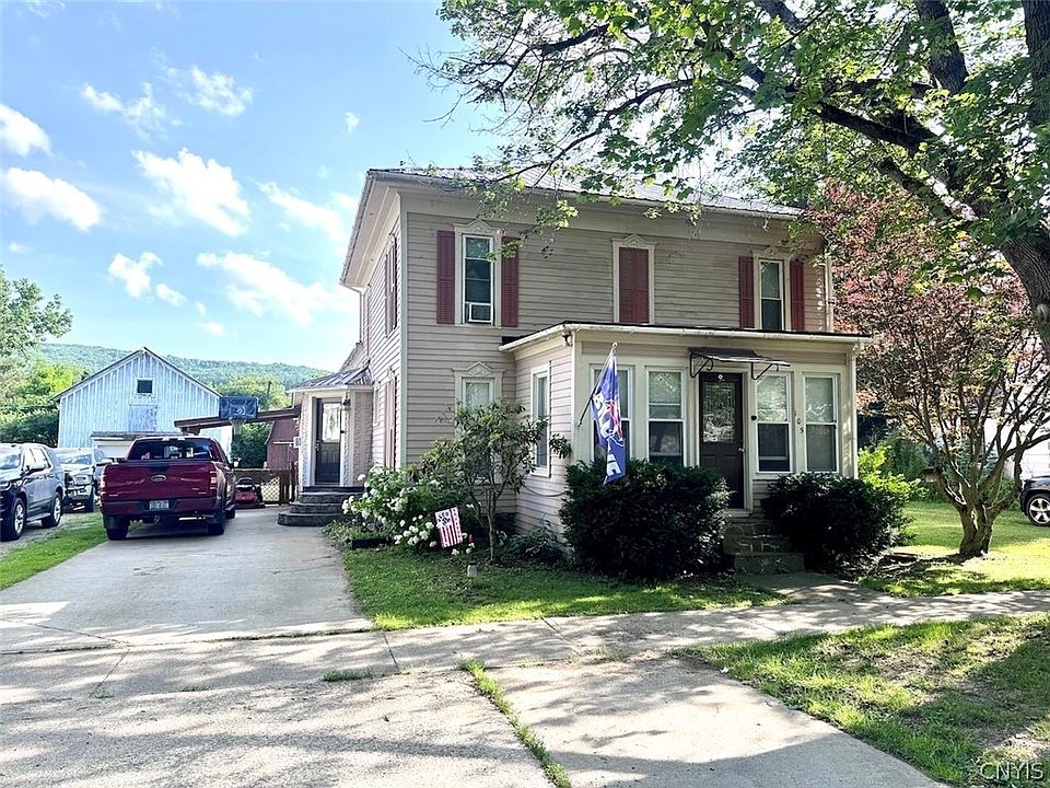1st image of 105 E Main St