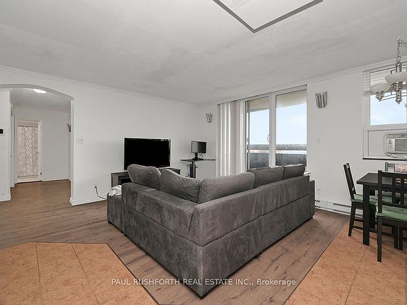 4th image of 2000 Jasmine Cres #1517