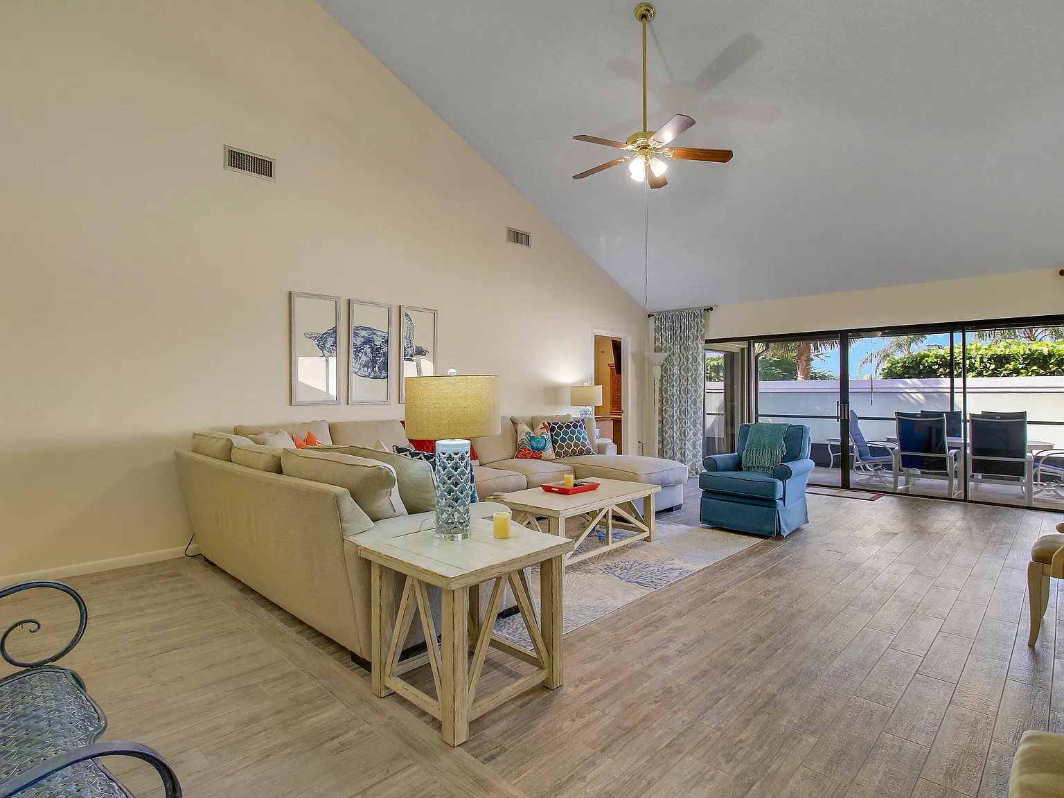 3 bed, 2.0 bath, 1889 sqft, $6,500 — Photo 4