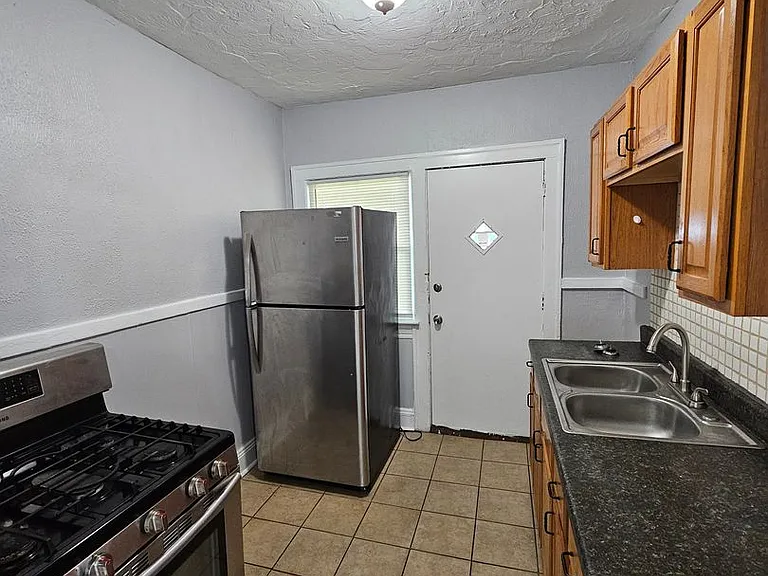 3610 E 120th St #3 — Photo 9